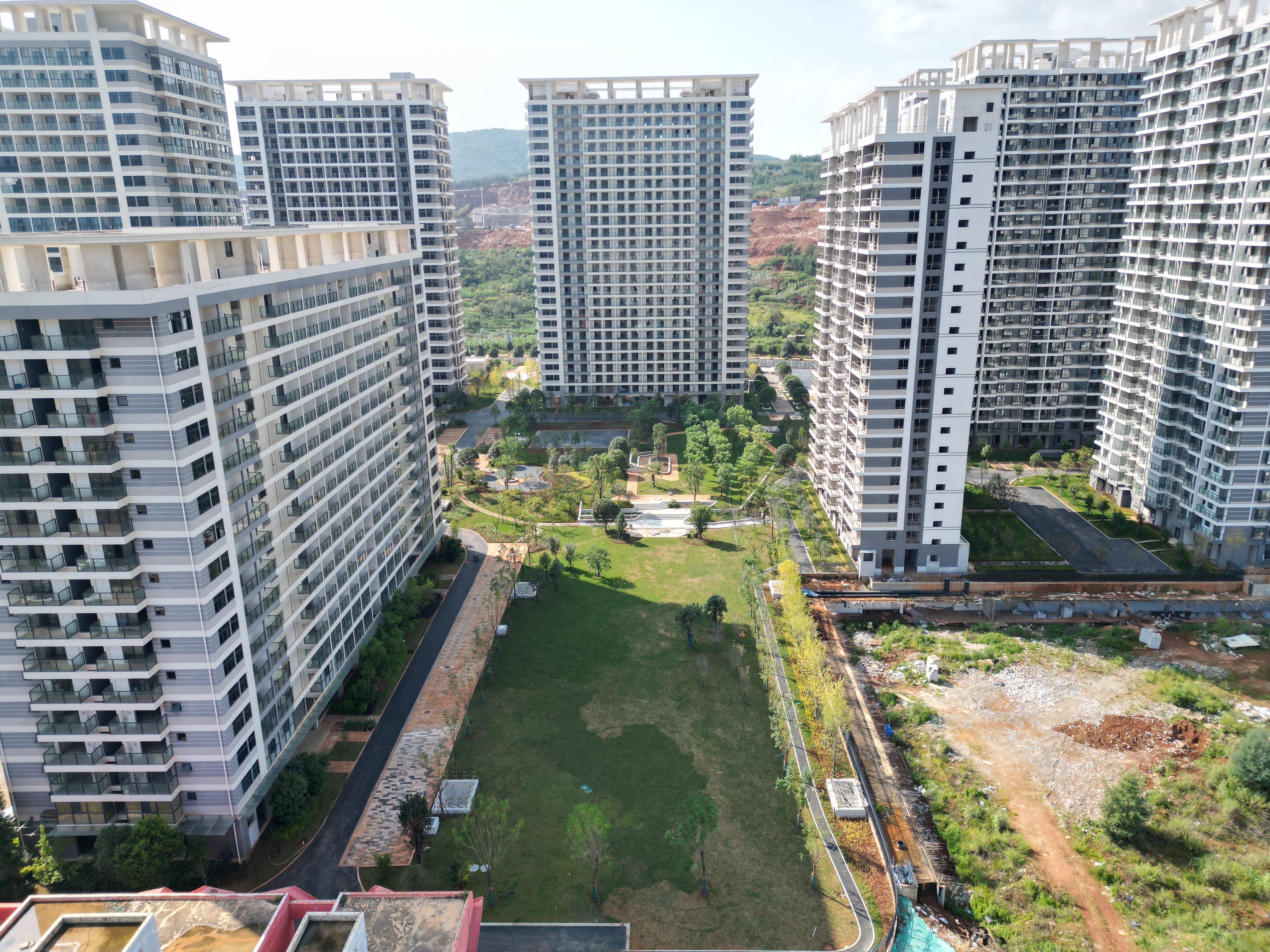 建投·宏燁廣場6-2#、7#公寓取得竣工驗收備案證